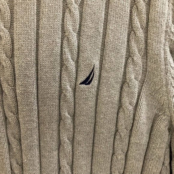 Men’s Nautica sweater. - Picture 2 of 3